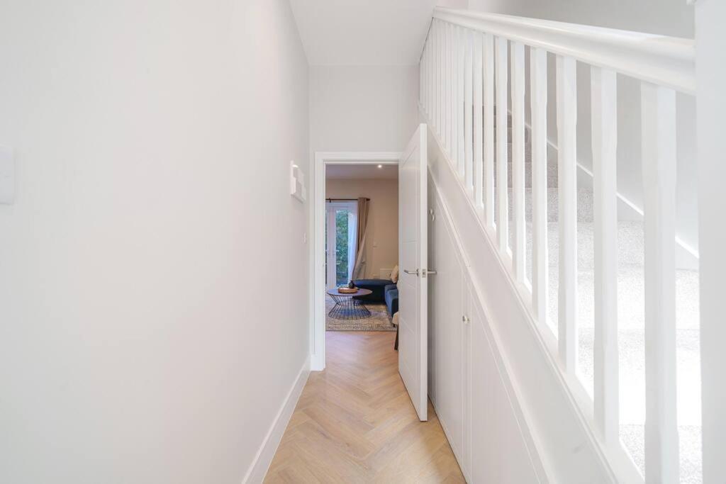 Cosy Tooting Retreat: 2-bed Gem Apartament *